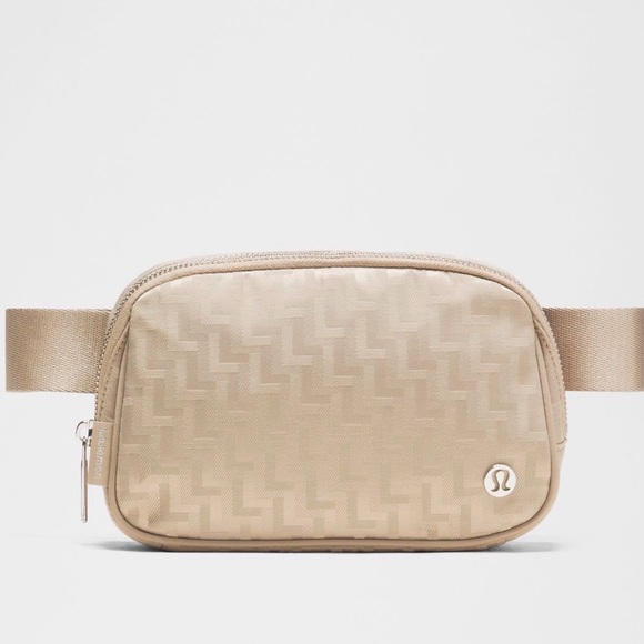 lululemon athletica Handbags - 🆕 LULULEMON Everywhere Belt Bag 1L L Monogram Metallic Jacquard Sheer Oak NWT